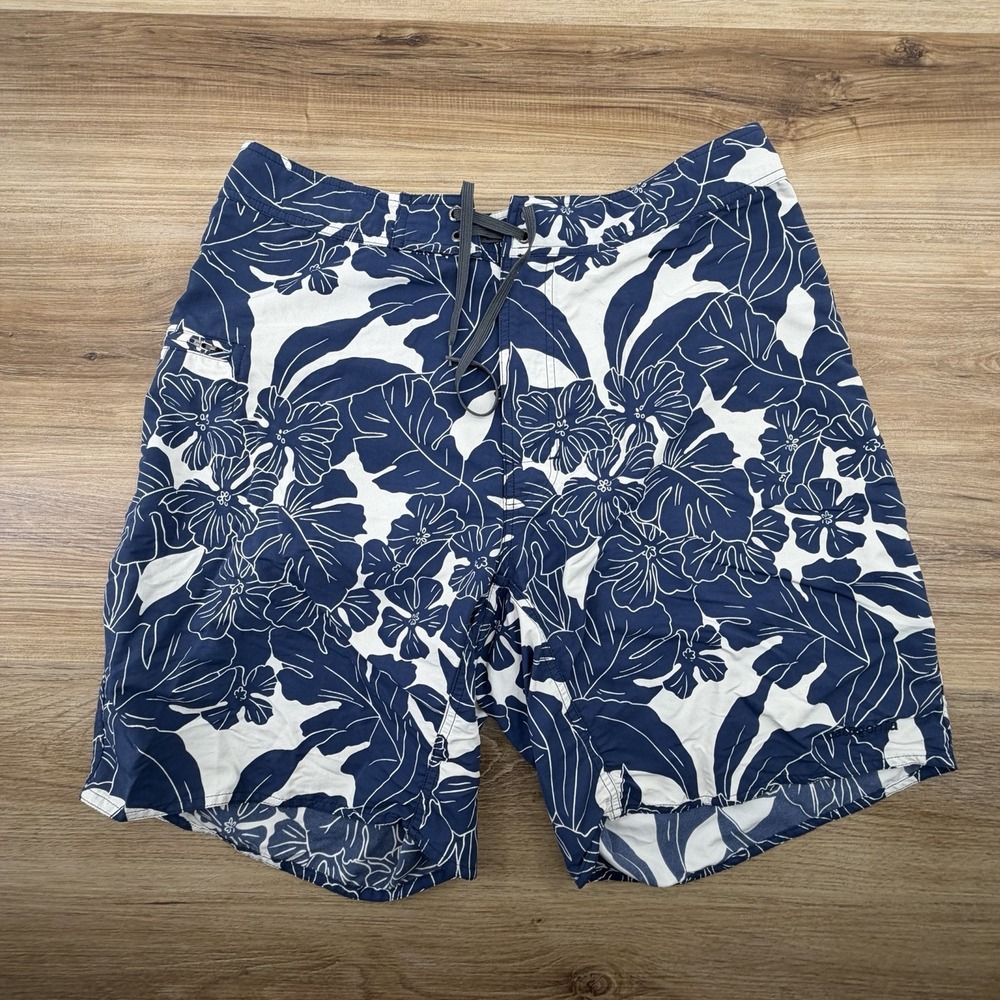 Patagonia Wavefarer Board Shorts Men's 36 Blue Floral